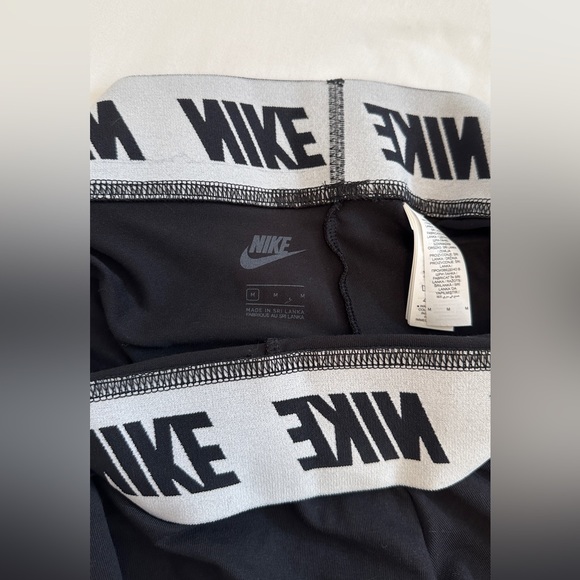 Nike Women’s Leggings - Picture 5 of 9